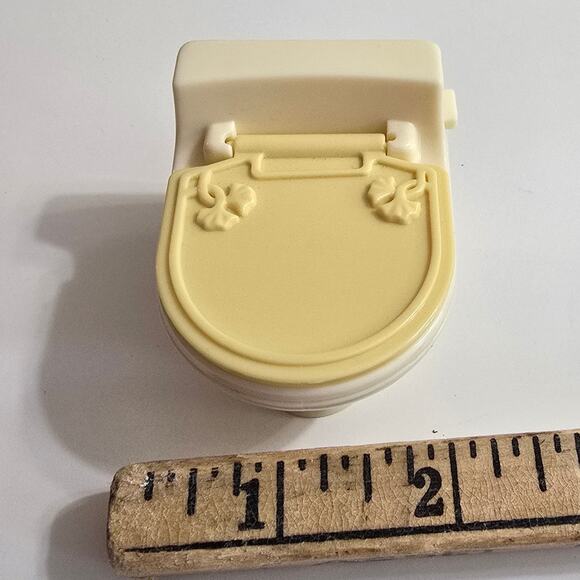 Fisher-Price Loving Family Dollhouse Furniture Bathroom Toilet Cream Yellow EUC - Picture 2 of 5